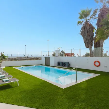 And Light Mini Golf Pool Luxury 7 Star Holiday home La Guirra