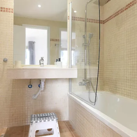 Holiday home And Light Mini Golf Pool Luxury 7 Star