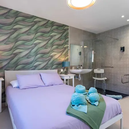 And Light Mini Golf Pool Luxury 7 Star Holiday home