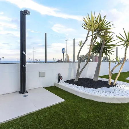 Сasa de vacaciones And Light Mini Golf Pool Luxury 7 Star La Guirra